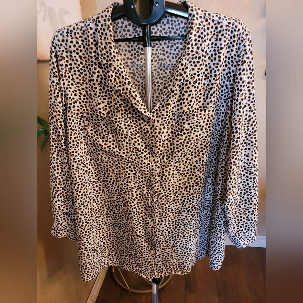 Old Navy Plus Beige and Black Dot Print Button-Up Blouse